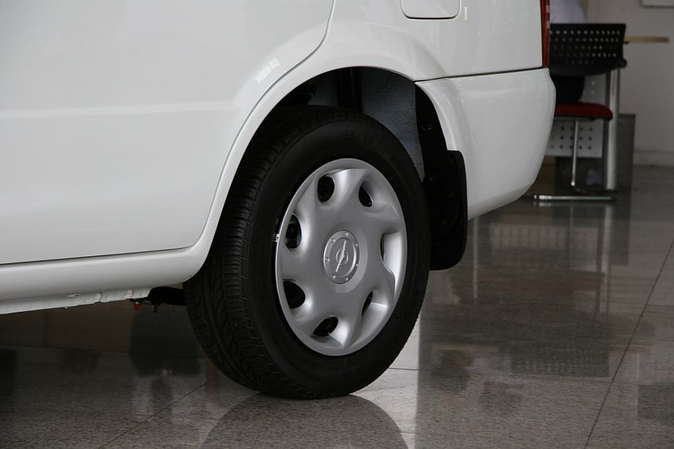 海马汽车海福星车轮