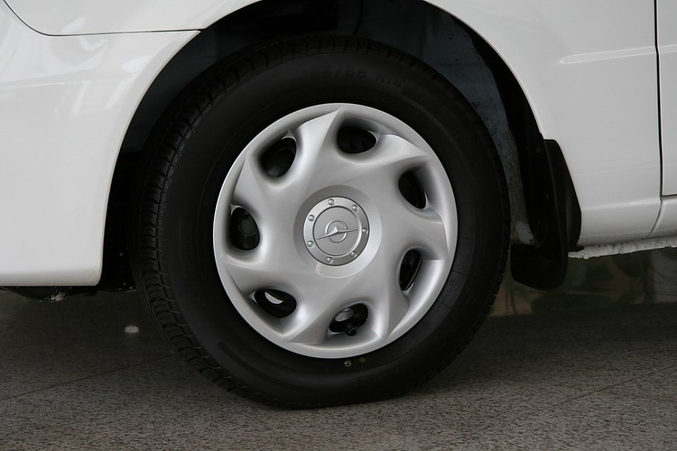 海马汽车海福星车轮