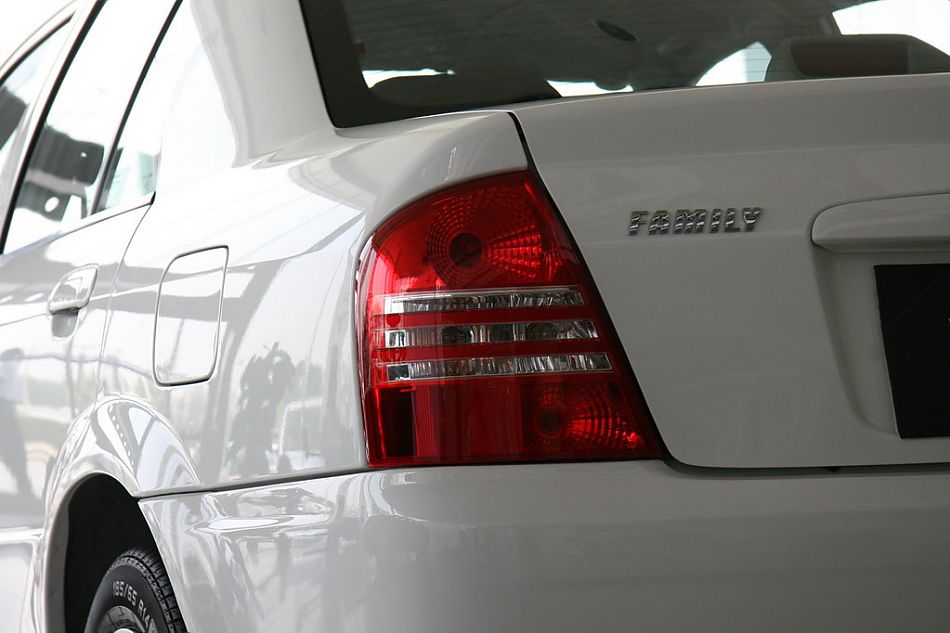 海马汽车海福星尾灯