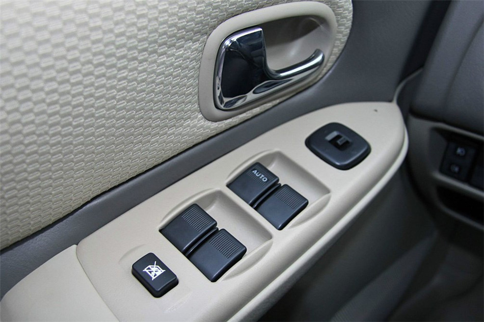 海福星 2012款 1.5L MT 精英型 空间