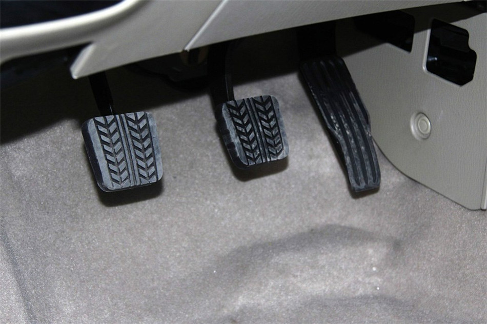 海福星 2012款 1.5L MT 精英型 内饰 