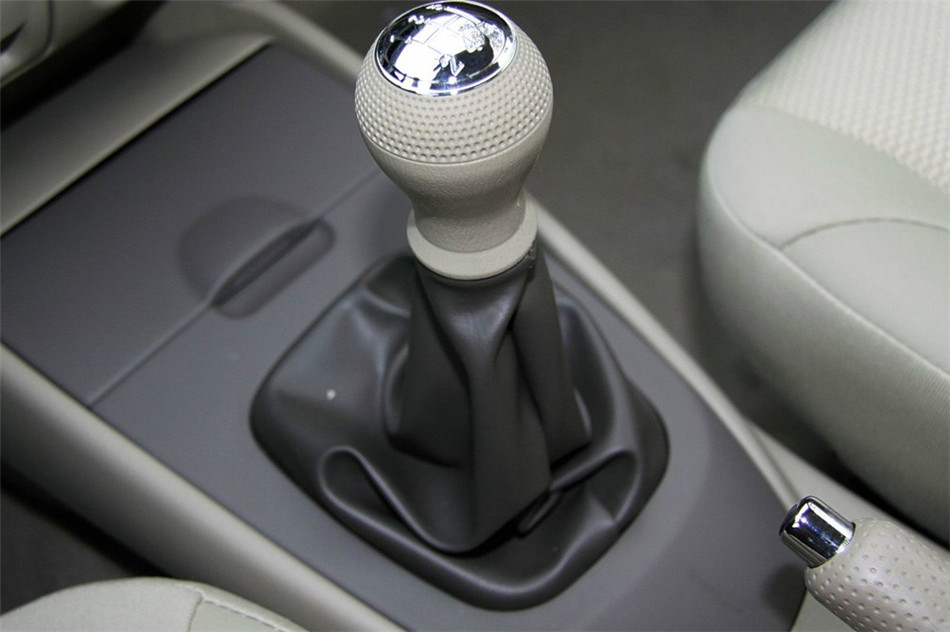 海福星 2012款 1.5L MT 精英型 内饰 