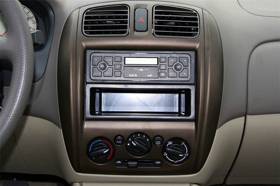 海福星 2012款 1.5L MT 精英型 内饰 