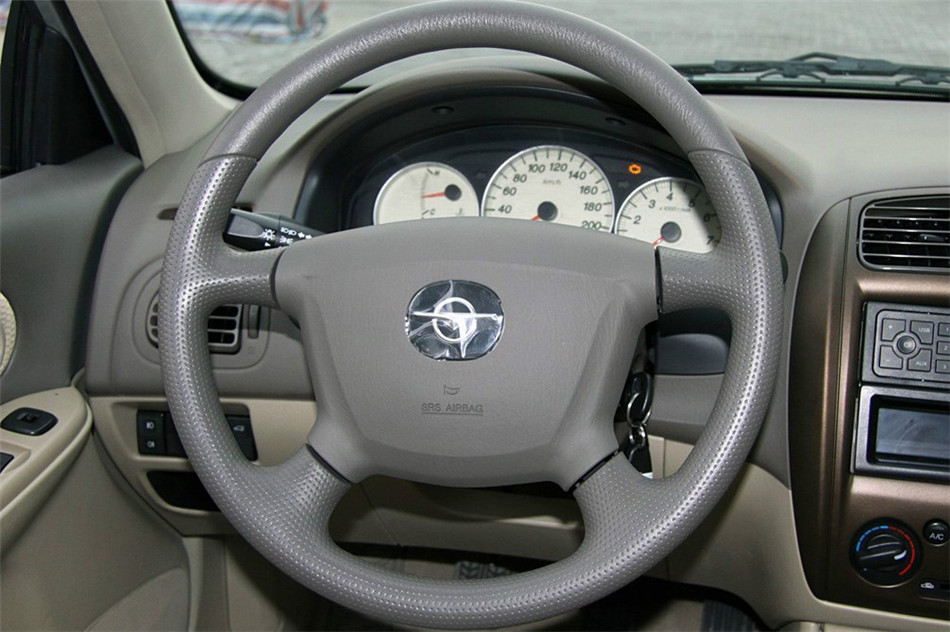 海福星 2012款 1.5L MT 精英型 内饰 