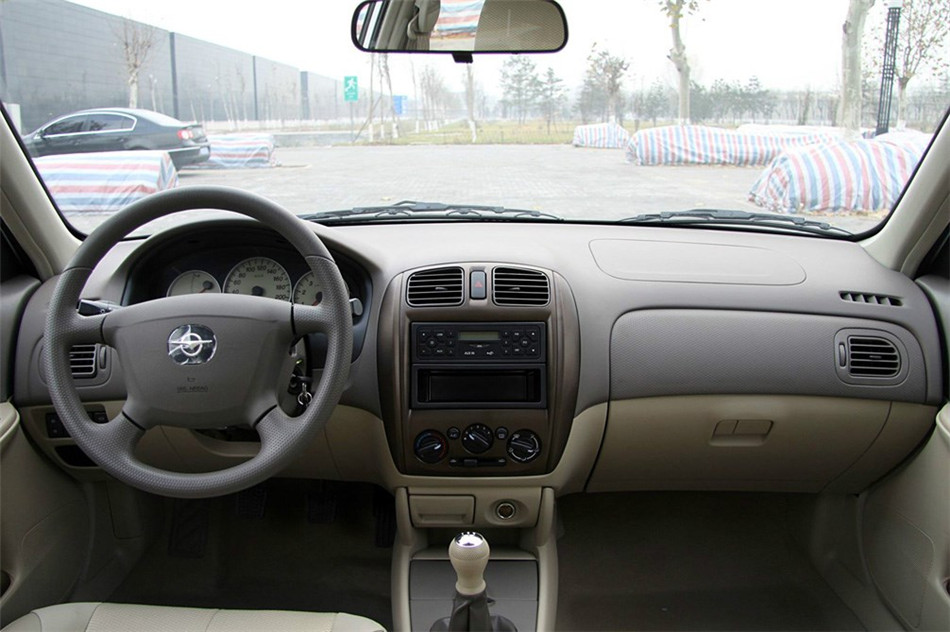 海福星 2012款 1.5L MT 精英型 内饰 