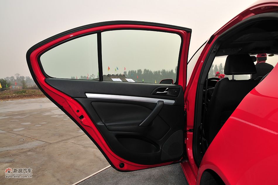 2010款明锐RS 2.0TSI+6DSG