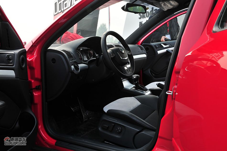 2010款明锐RS 2.0TSI+6DSG