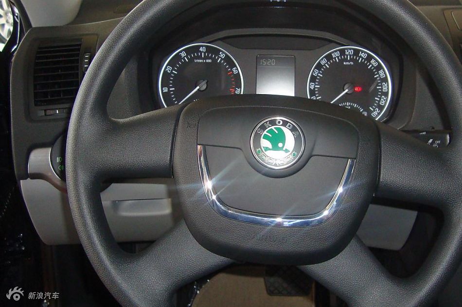 2010款新明锐到店内饰实拍