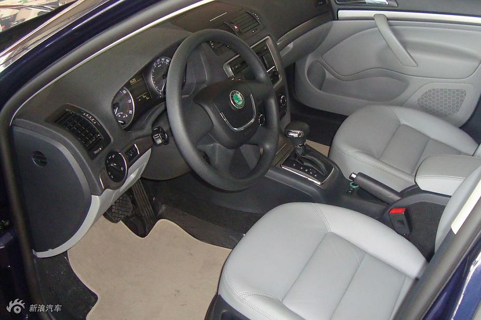 2010款新明锐到店内饰实拍