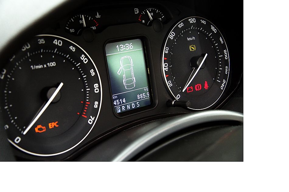 逸尊版内饰图片