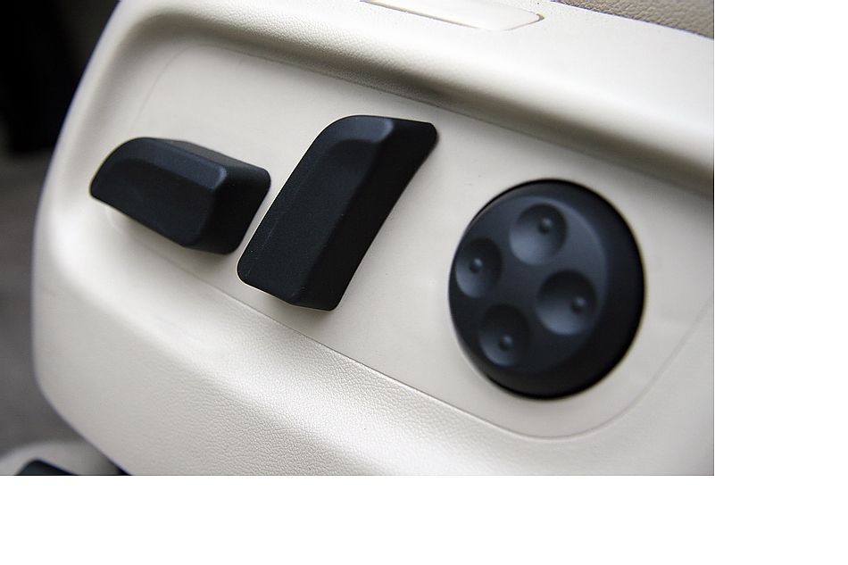 逸尊版内饰图片