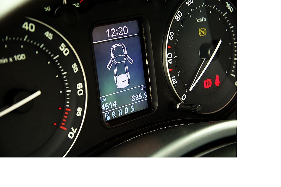 逸尊版内饰图片