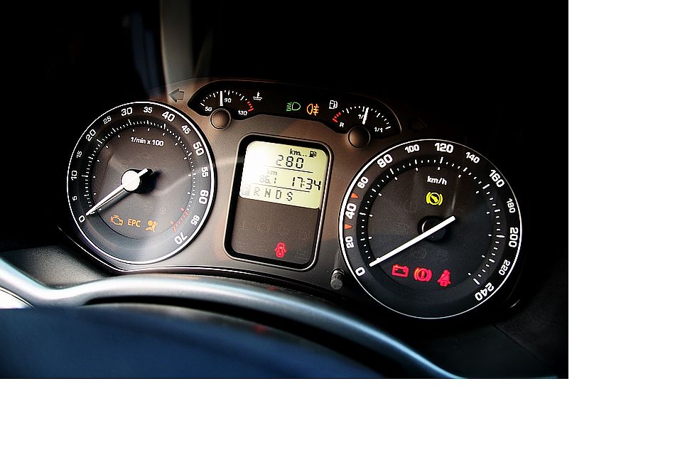 逸仕版内饰图片