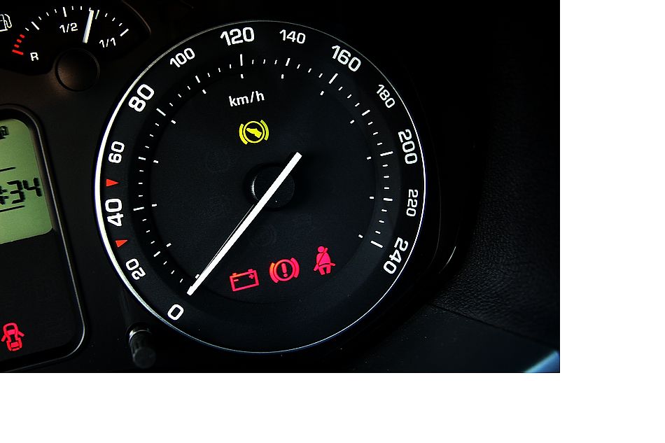 逸仕版内饰图片