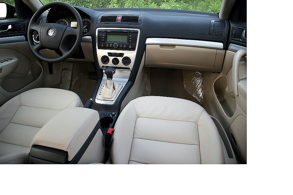 逸仕版内饰图片