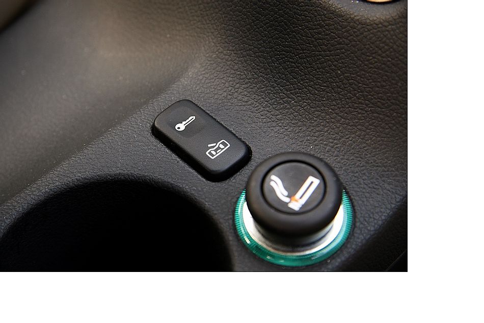 逸仕版内饰图片