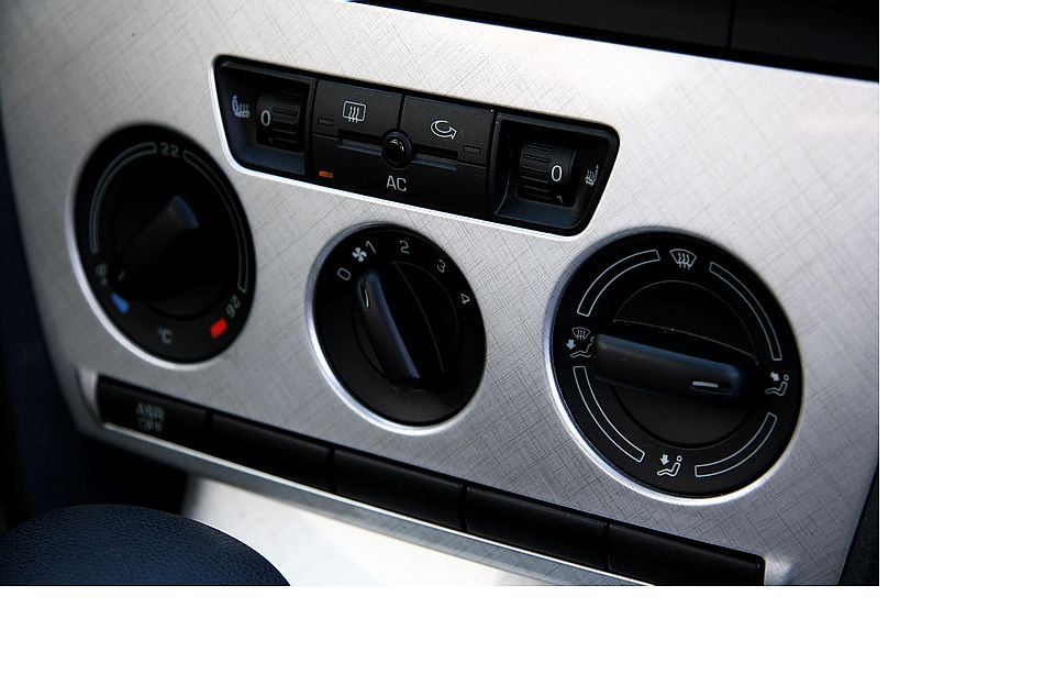 逸仕版内饰图片