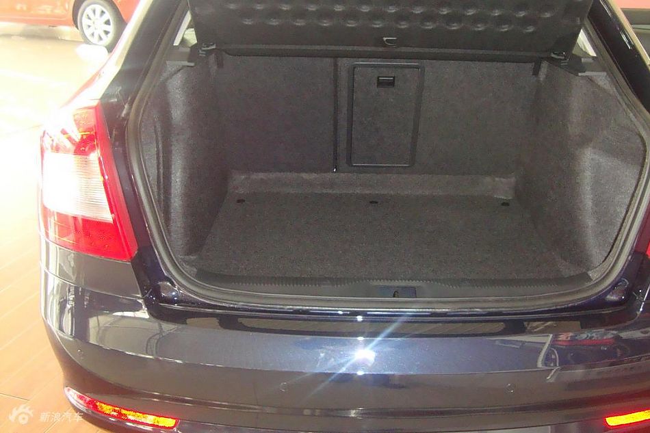 2010款新明锐到店内饰实拍