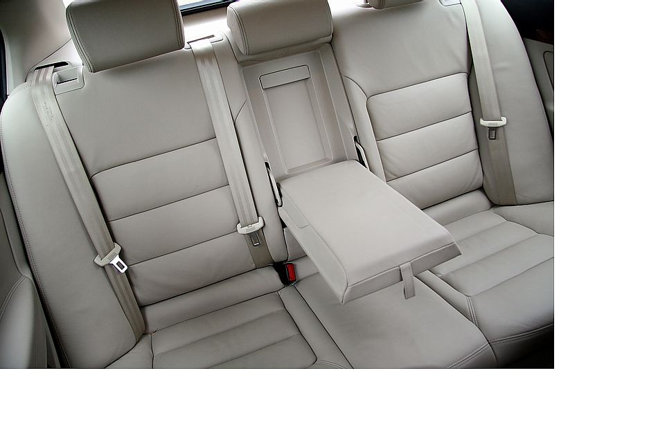 逸尊版内饰图片