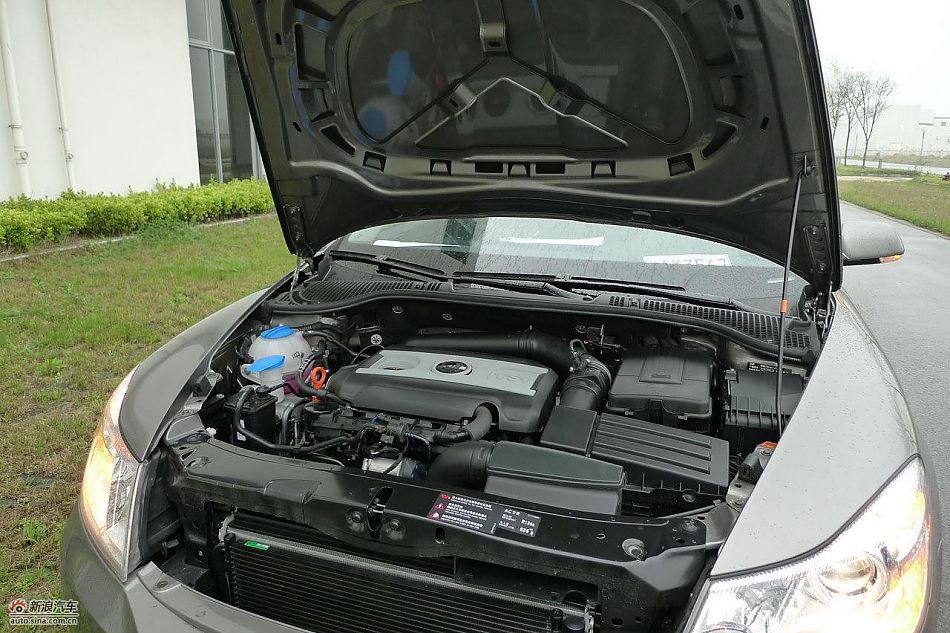 上海大众斯柯达新明锐发动机及底盘