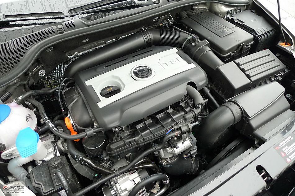 上海大众斯柯达新明锐发动机及底盘