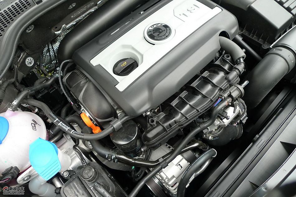 上海大众斯柯达新明锐发动机及底盘