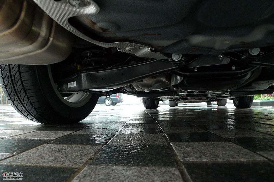 上海大众斯柯达新明锐发动机及底盘