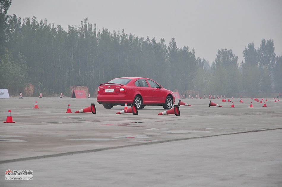 2010款明锐RS 2.0TSI+6DSG