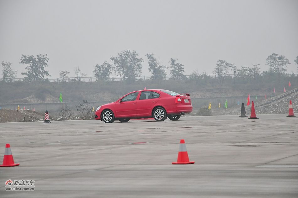 2010款明锐RS 2.0TSI+6DSG