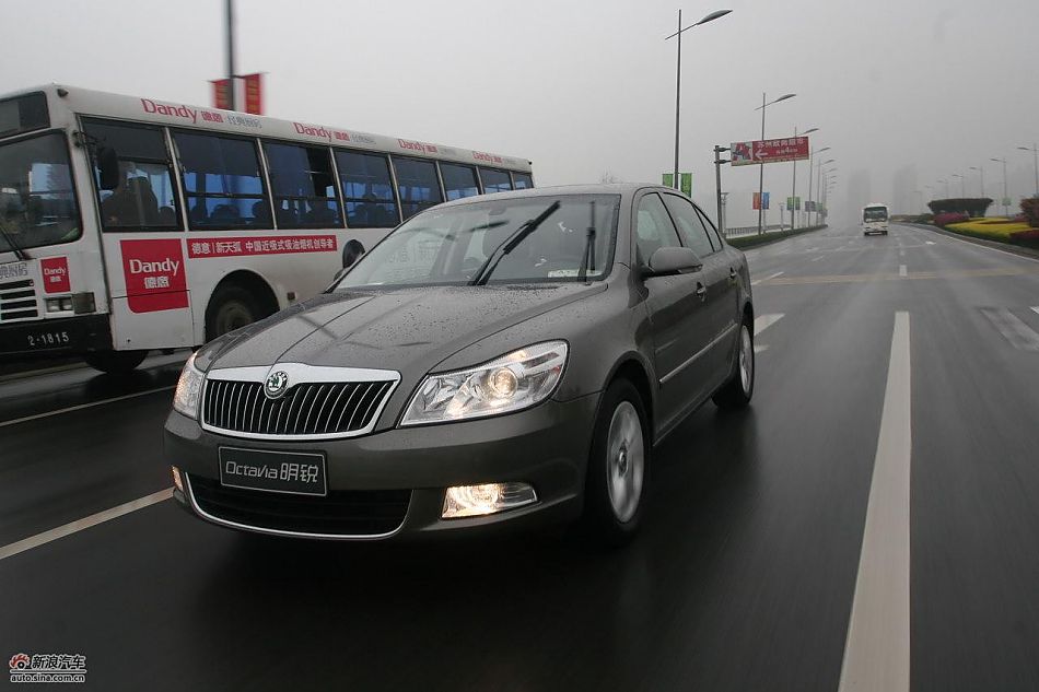 上海大众斯柯达新明锐行驶动态