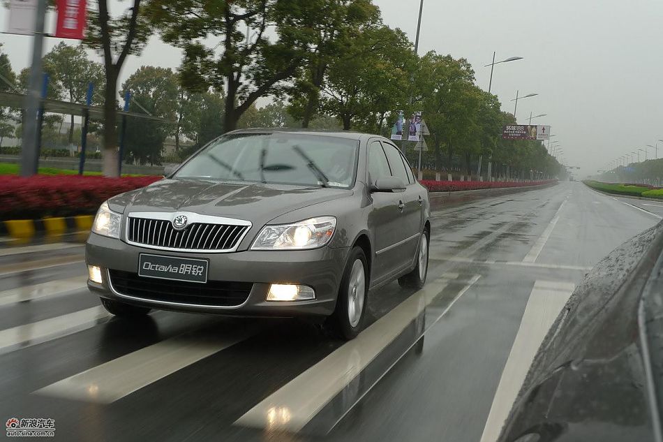 上海大众斯柯达新明锐行驶动态