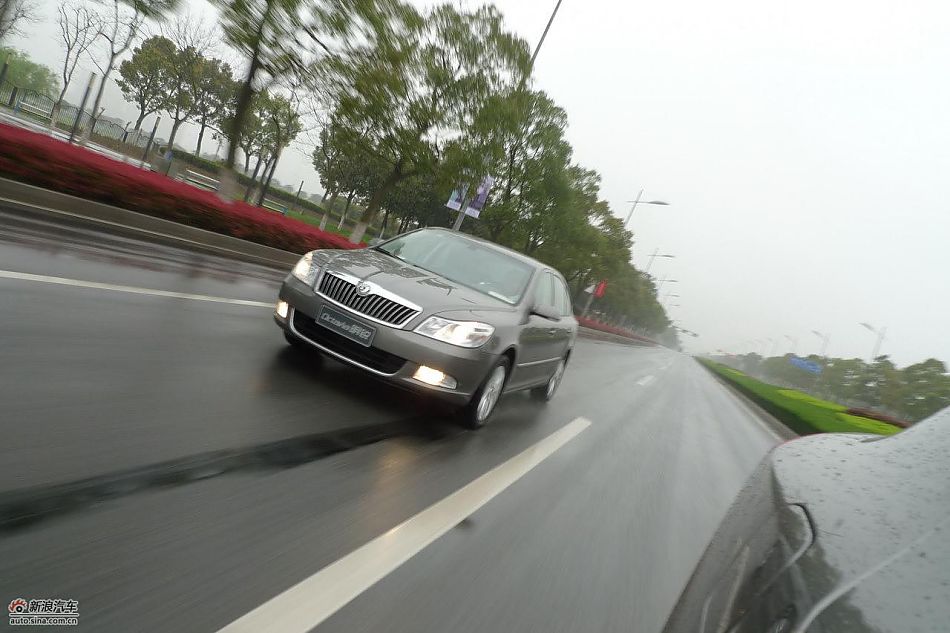 上海大众斯柯达新明锐行驶动态