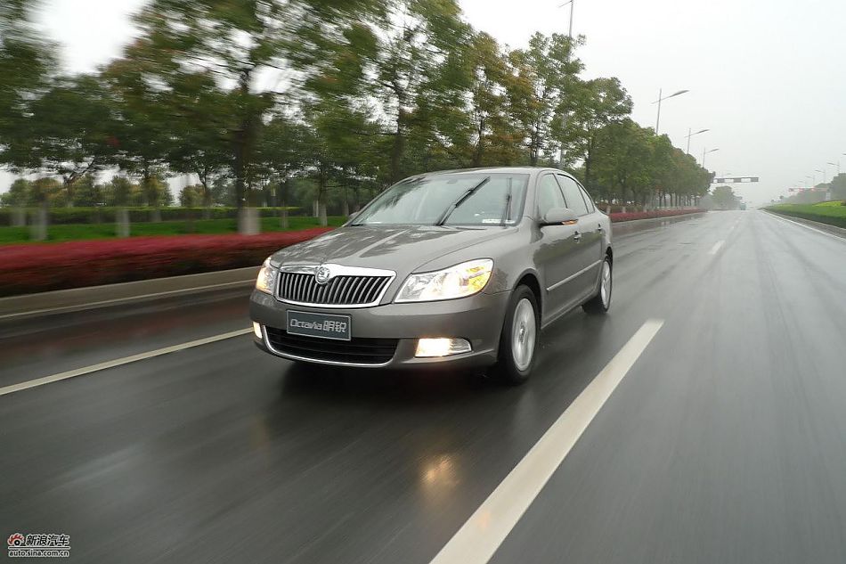 上海大众斯柯达新明锐行驶动态