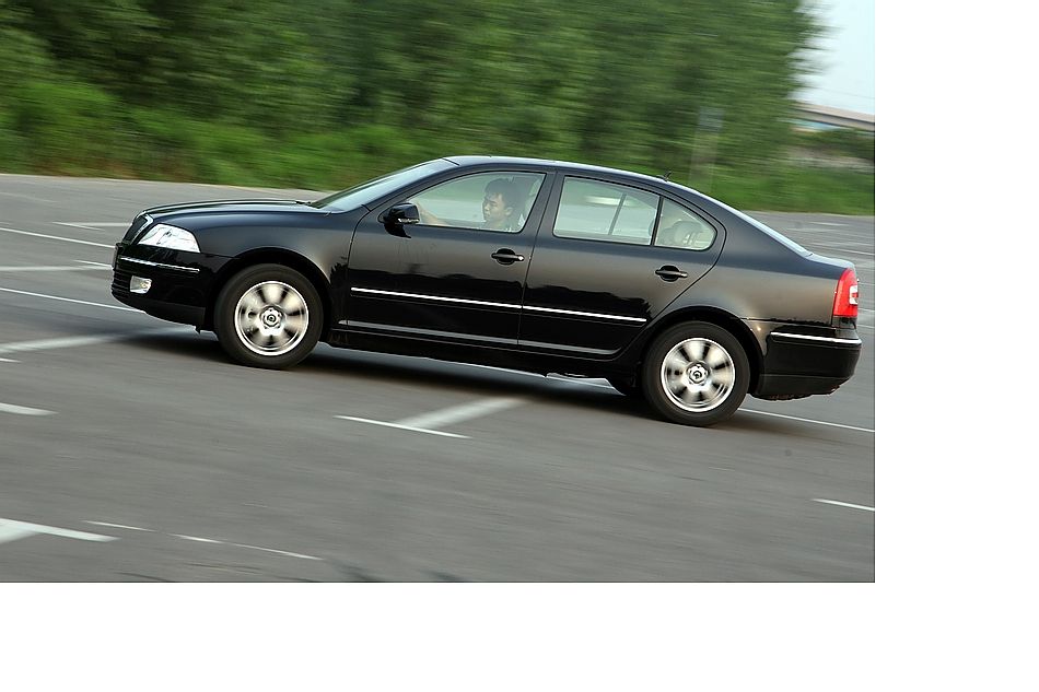 逸仕版外观图片