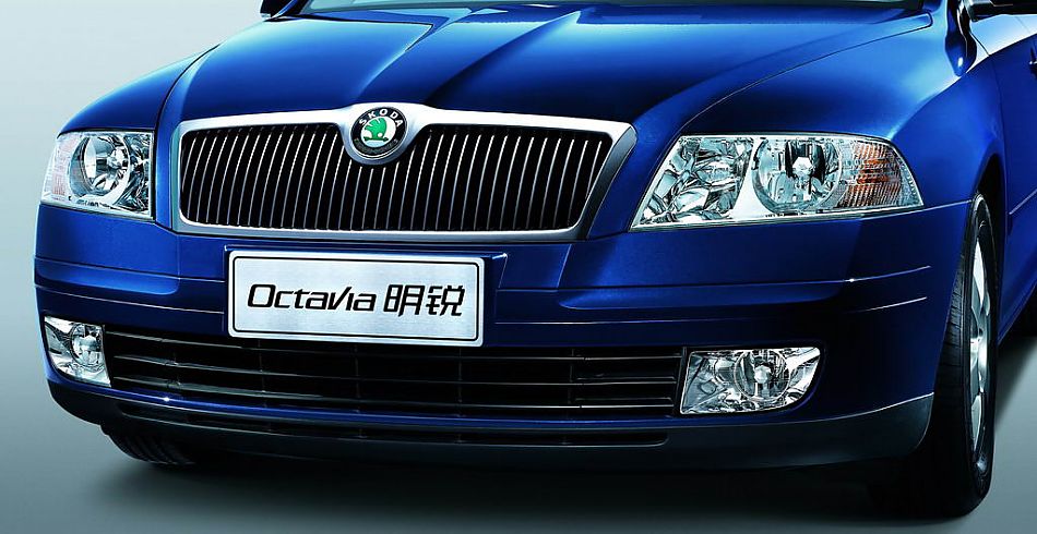 与车身同色保险杠带 同色保护饰条