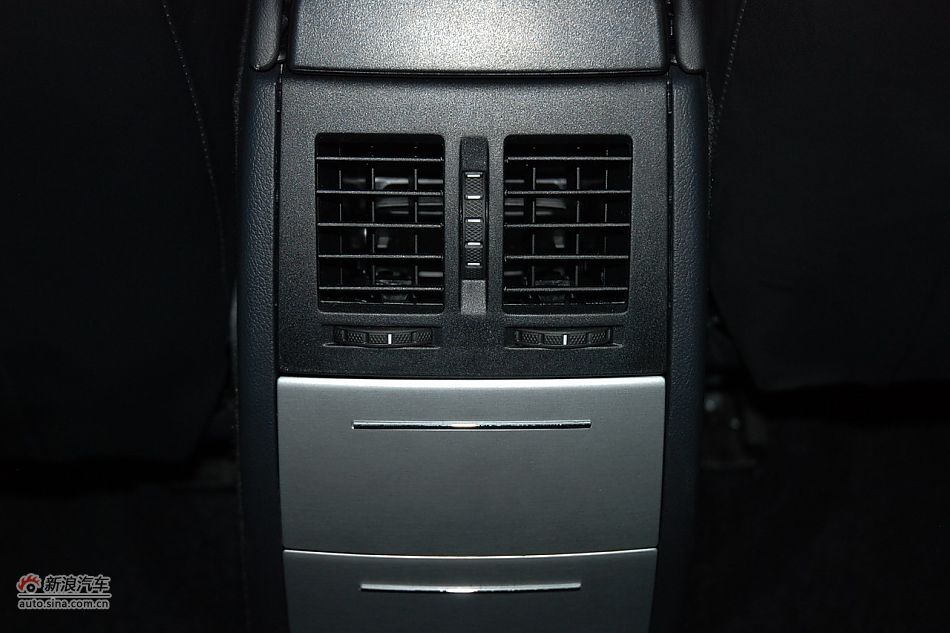 2010款明锐RS内饰