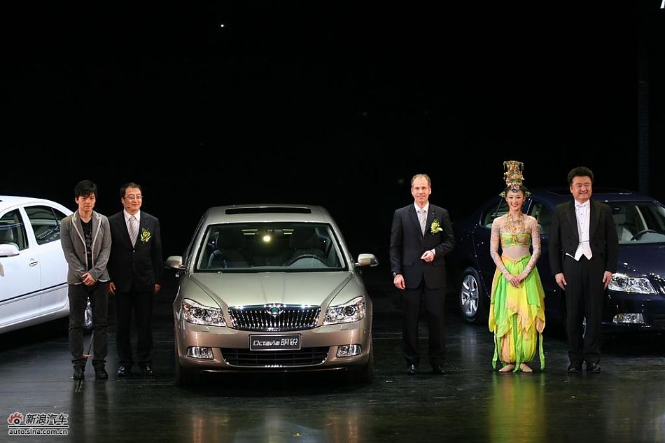 新明锐上市现场图