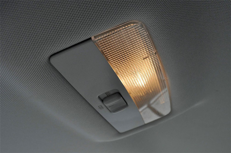 2013款 2.0L MT 逸杰版 座椅空间