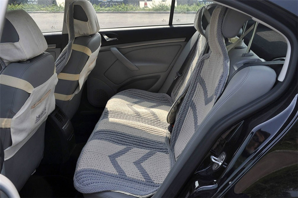 2013款 2.0L MT 逸杰版 座椅空间