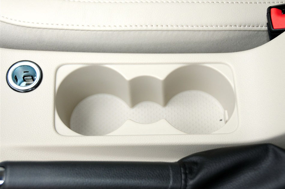 2015款 1.6L 手动逸杰版 内饰