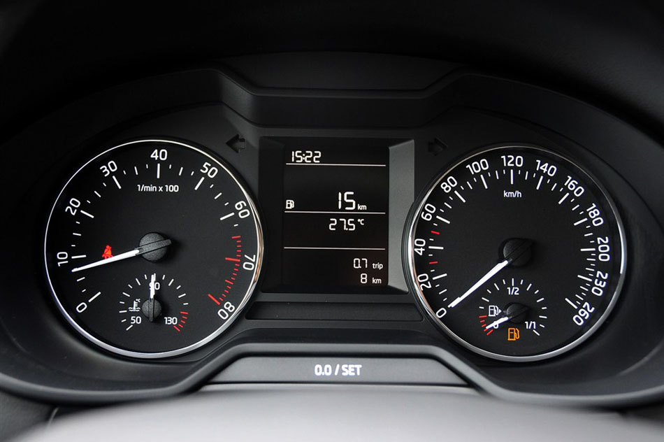 2015款 1.6L 手动逸杰版 内饰