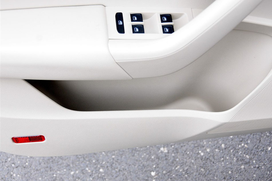 2015款 1.6L 手动逸杰版 座椅空间