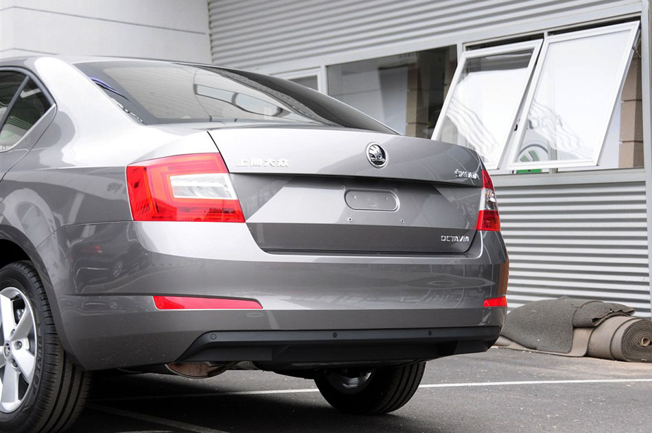 2015款 1.6L 手动逸杰版 其他