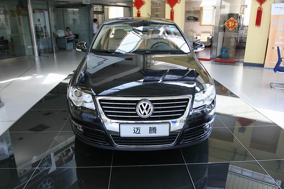 迈腾2.0TSI舒适型手自一体外观