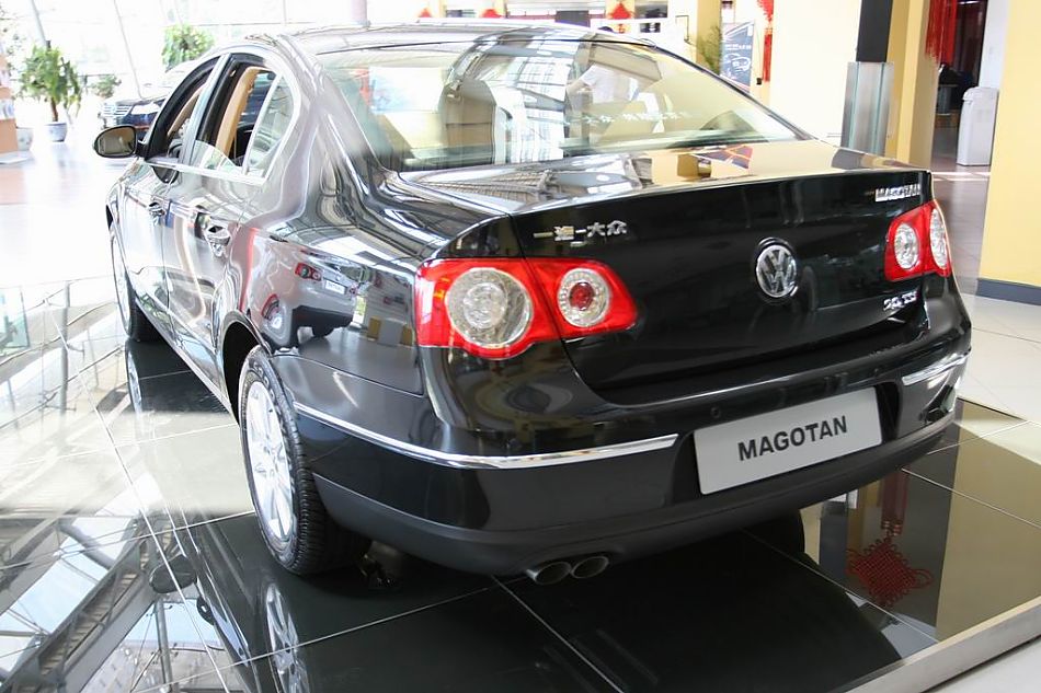 迈腾2.0TSI舒适型手自一体外观