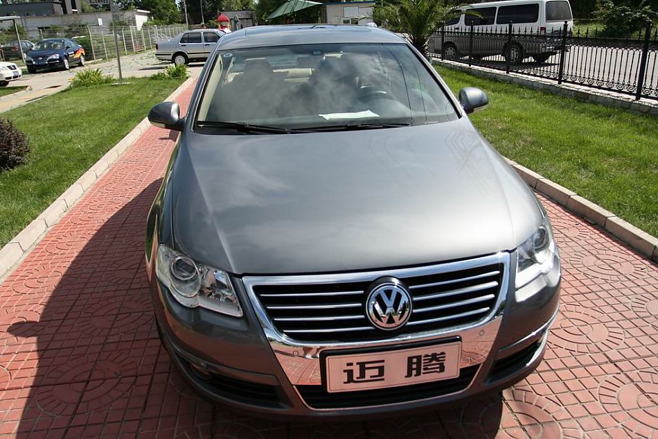 迈腾1.8TSI舒适型手动版外观