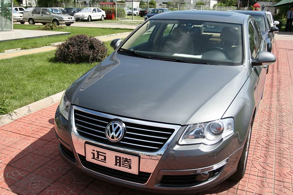 迈腾1.8TSI舒适型手动版外观