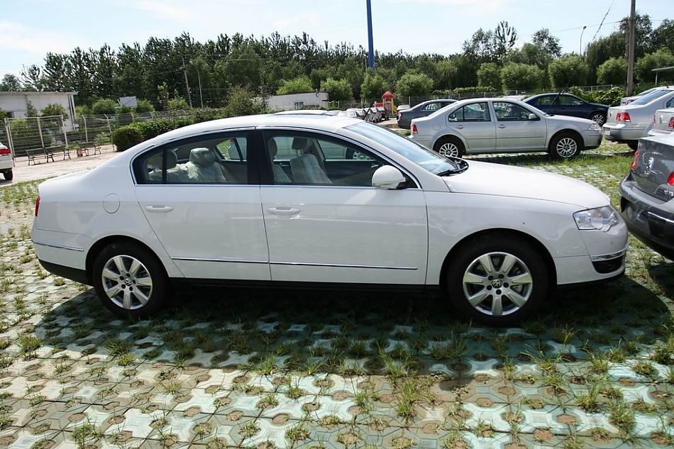 迈腾1.8TSI舒适型手自一体外观