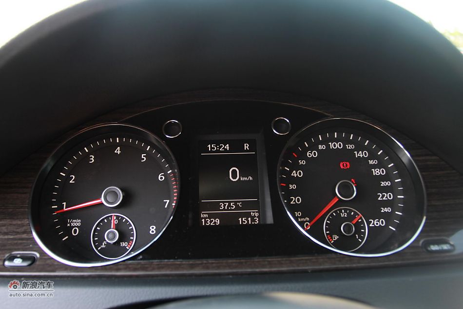 新迈腾(B7L)1.8TSI自动尊贵型内饰功能