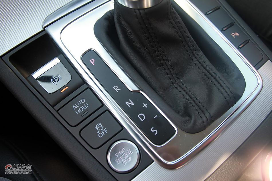 新迈腾(B7L)1.8TSI自动尊贵型内饰功能